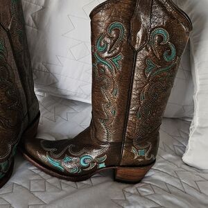 Brown Leather Boots with Teal Embroidery